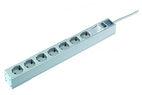 DK 7240 220 STECKDOSENLEISTE 7-FACH 19Z